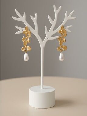 18k Gold Plated Floral Drop Earrings with Pearl Dangles. New.